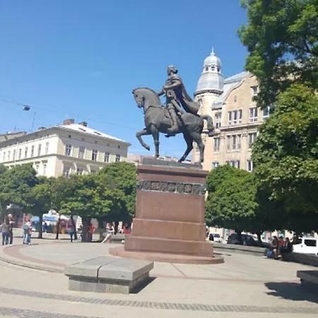 в центрі львова - 1 хв до площі ринок Apartamento *