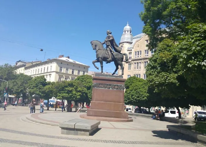 в центрі львова - 1 хв до площі ринок Apartamento *