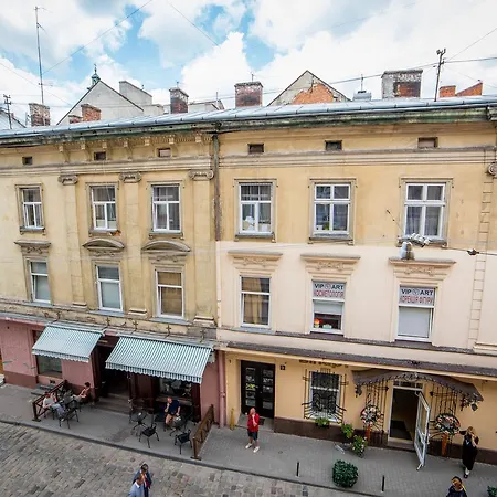 в центрі львова - 1 хв до площі ринок